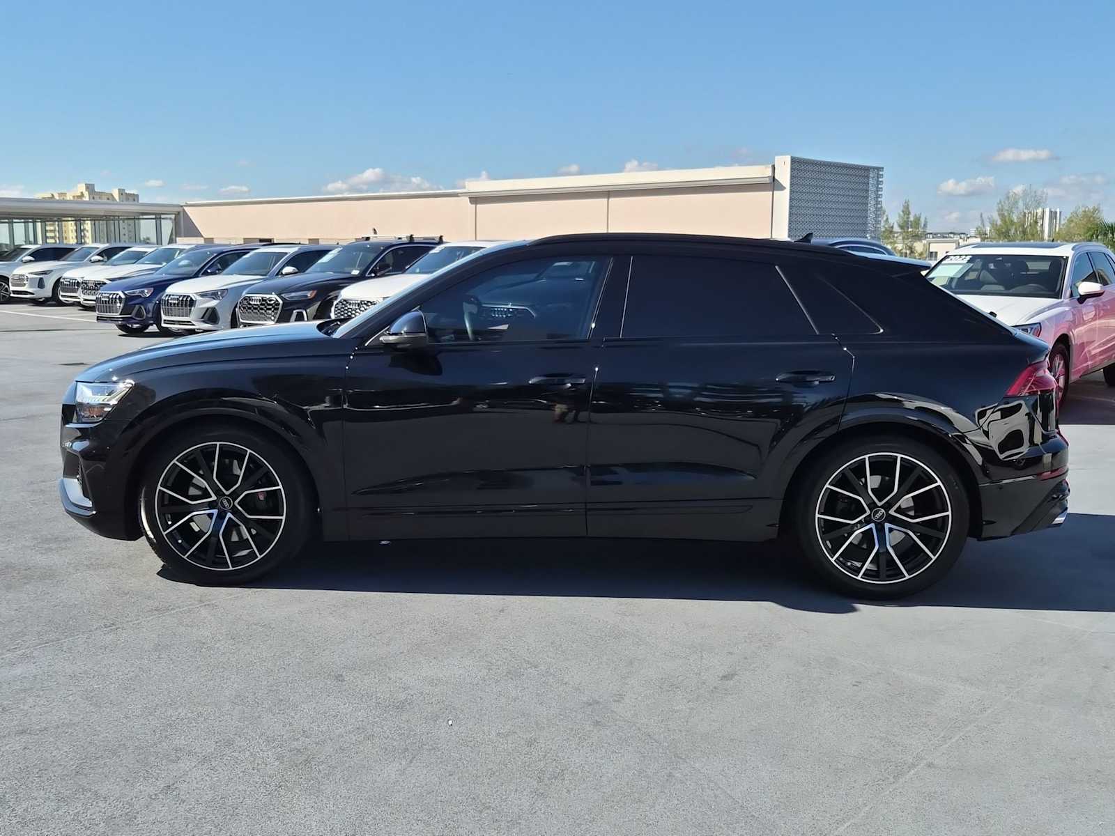 Thumbnail: 2023 Audi SQ8 - 3