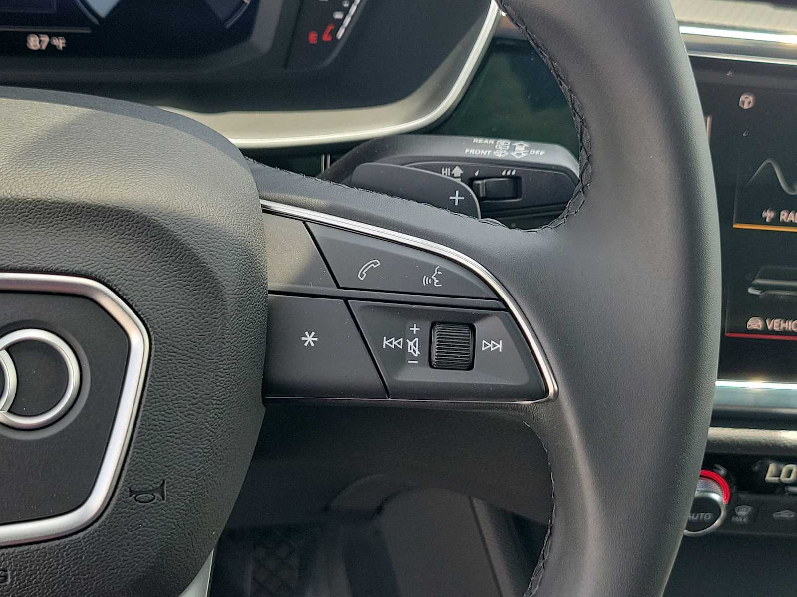 Thumbnail: 2025 Audi Q3 - 22