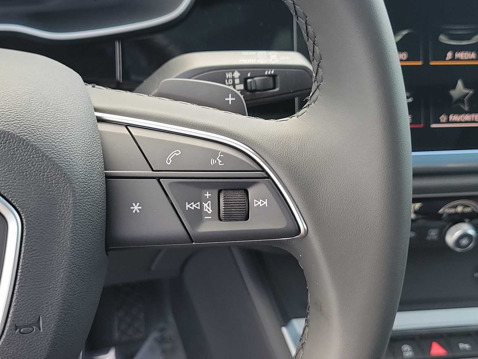 Thumbnail: 2025 Audi Q3 - 22