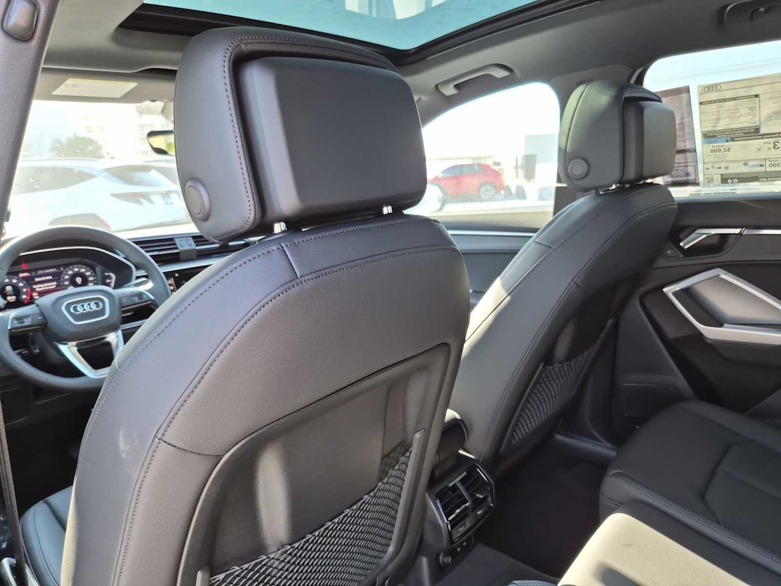 Thumbnail: 2025 Audi Q3 - 17