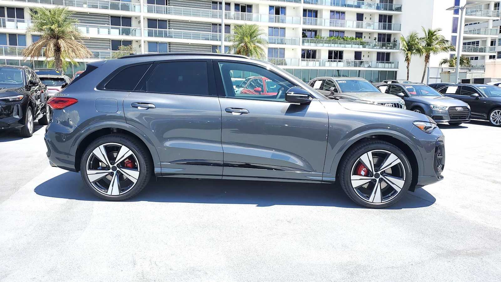 Thumbnail: 2026 Audi SQ5 - 7