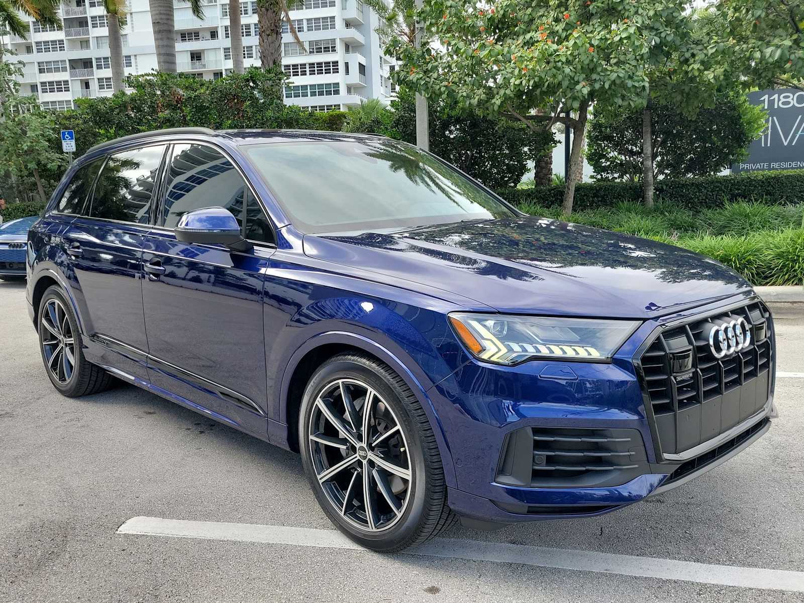 Thumbnail: 2021 Audi Q7 - 7