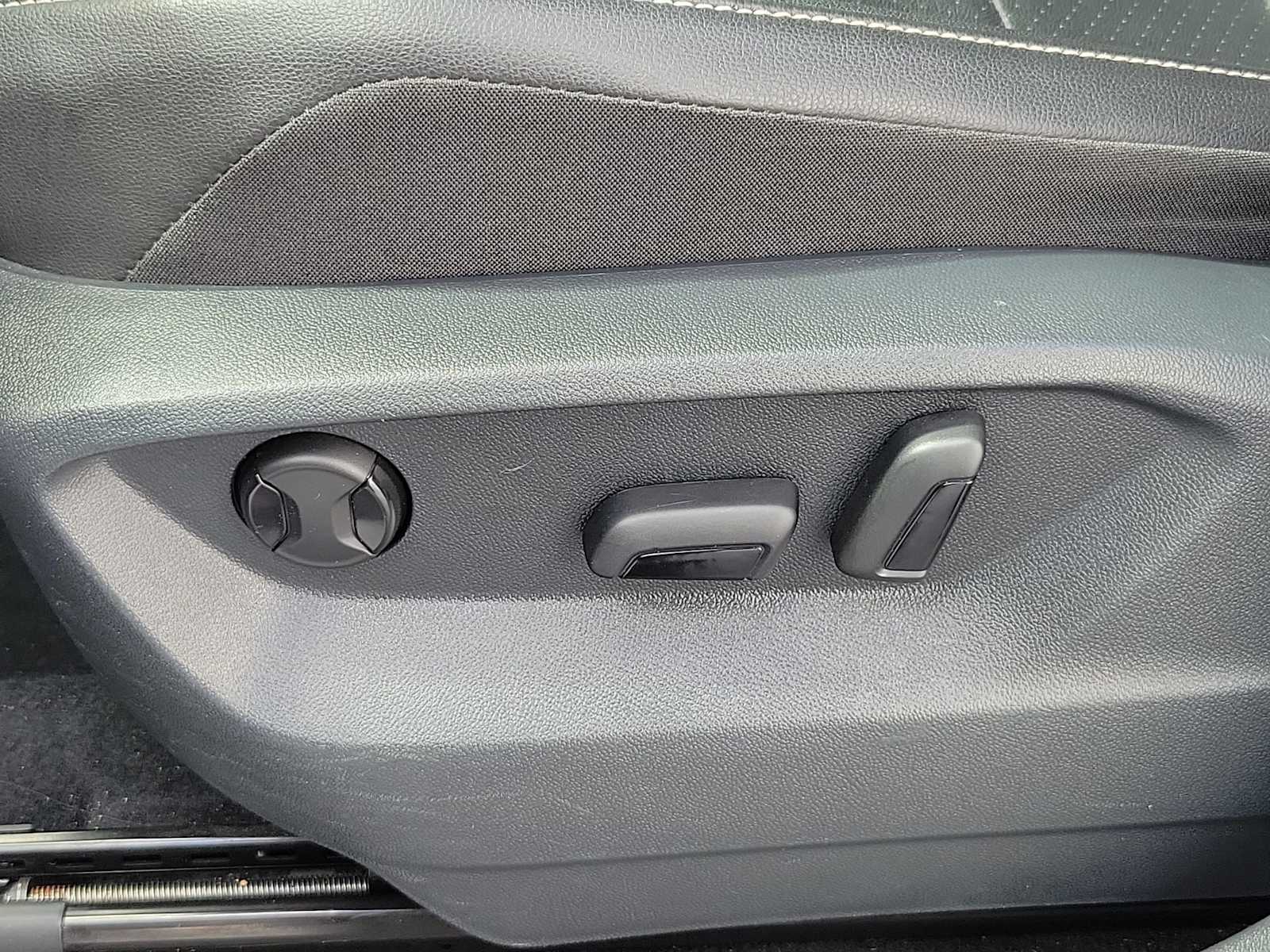 Thumbnail: 2021 Volkswagen Tiguan - 16