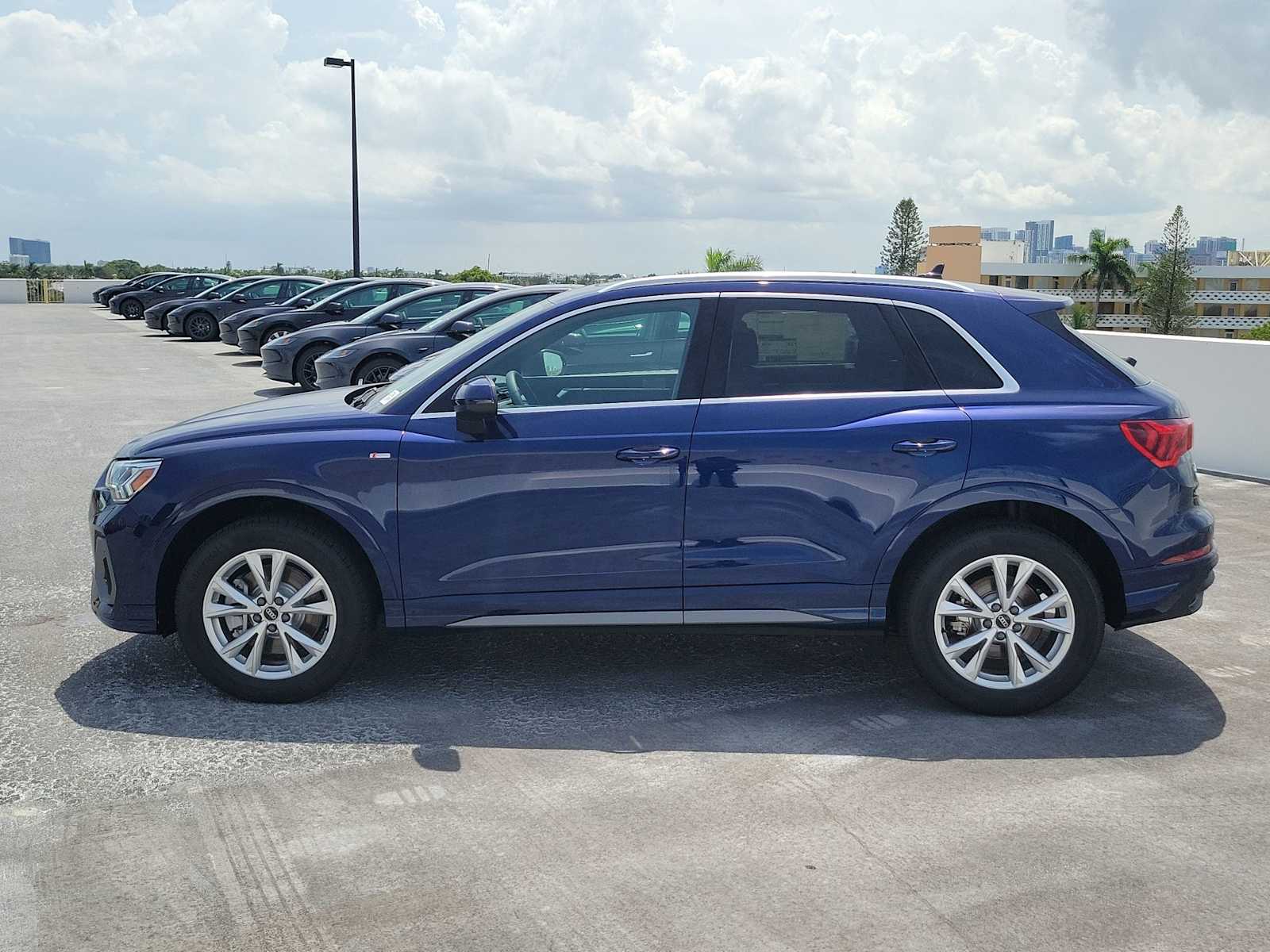 Thumbnail: 2025 Audi Q3 - 3