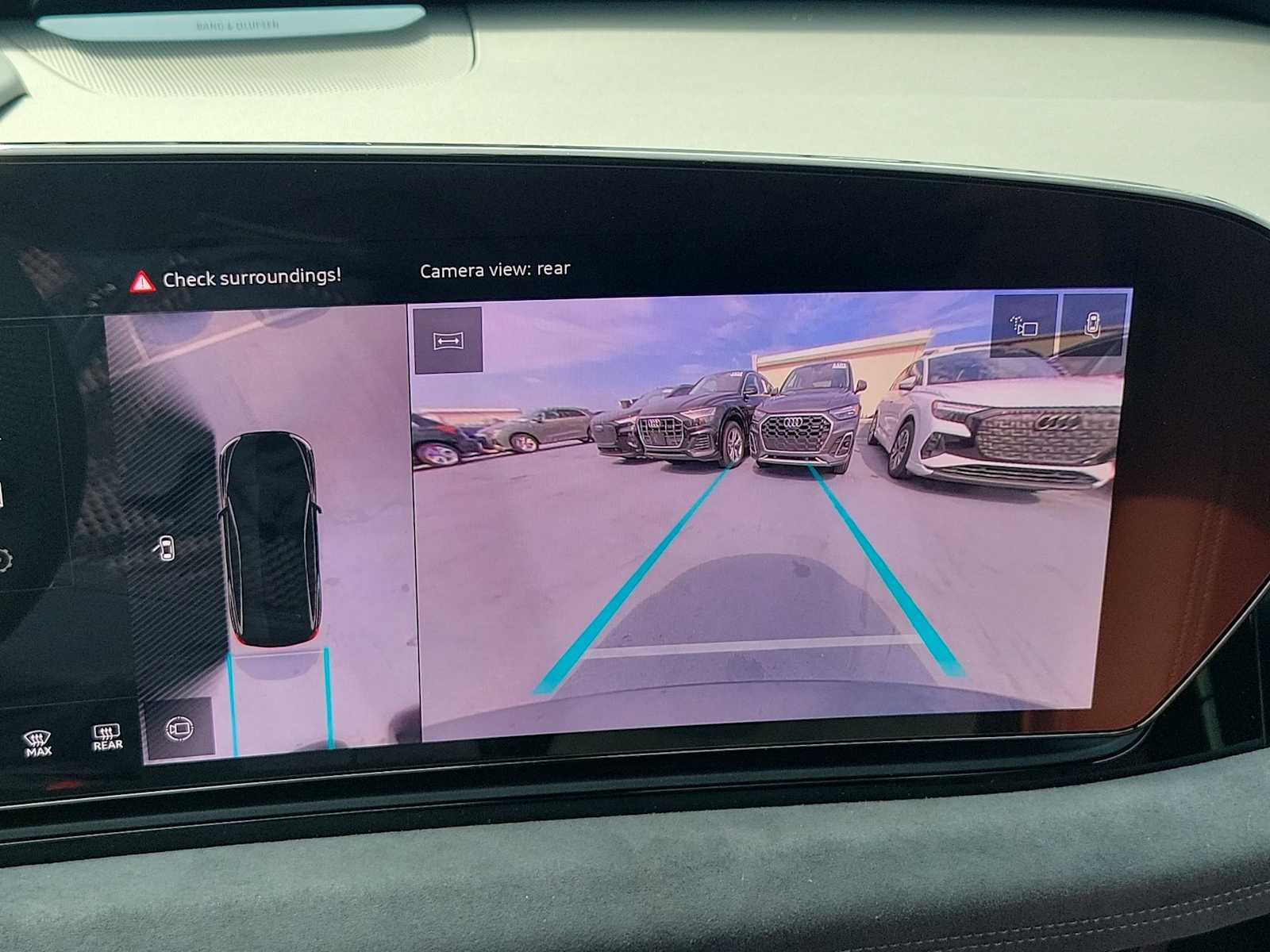 Thumbnail: 2025 Audi e-tron S - 24