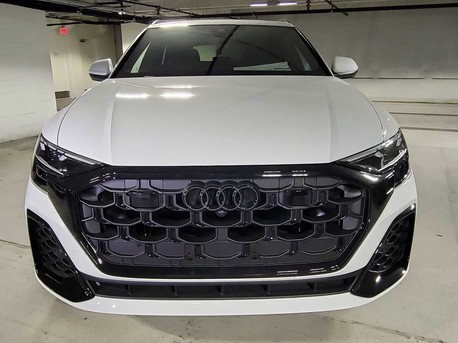Thumbnail: 2026 Audi Q8 - 9