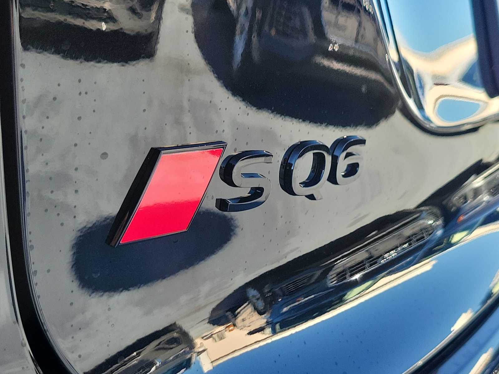 Thumbnail: 2025 Audi SQ6 e-tron - 11