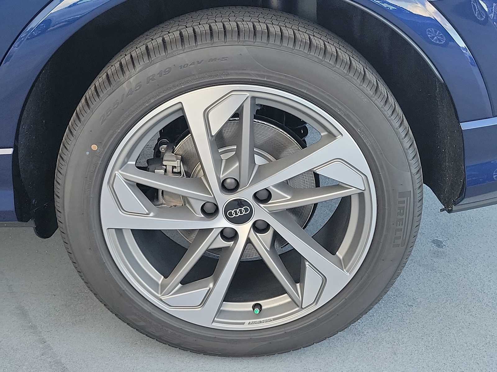 Thumbnail: 2025 Audi Q3 - 12