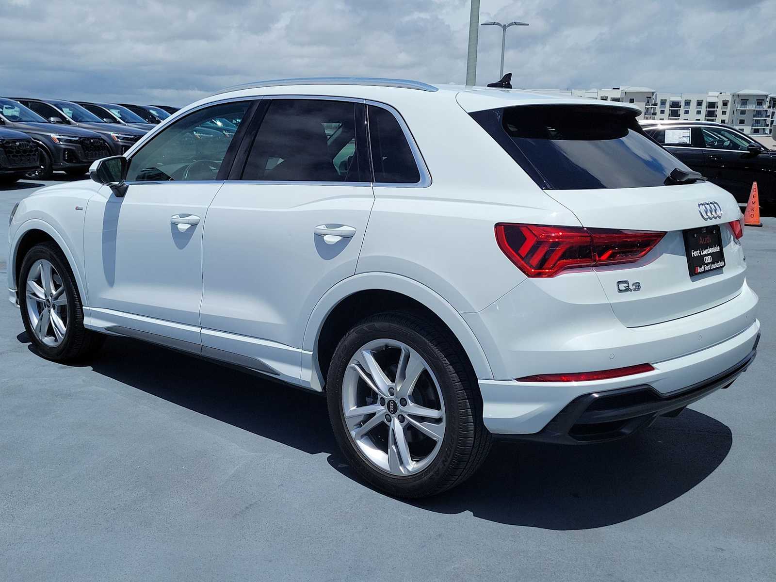 Thumbnail: 2022 Audi Q3 - 4
