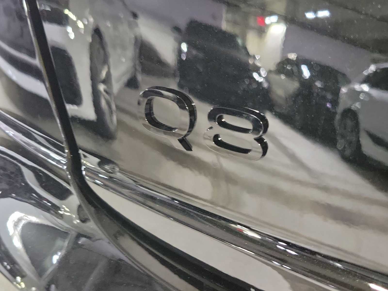 Thumbnail: 2026 Audi Q8 - 10