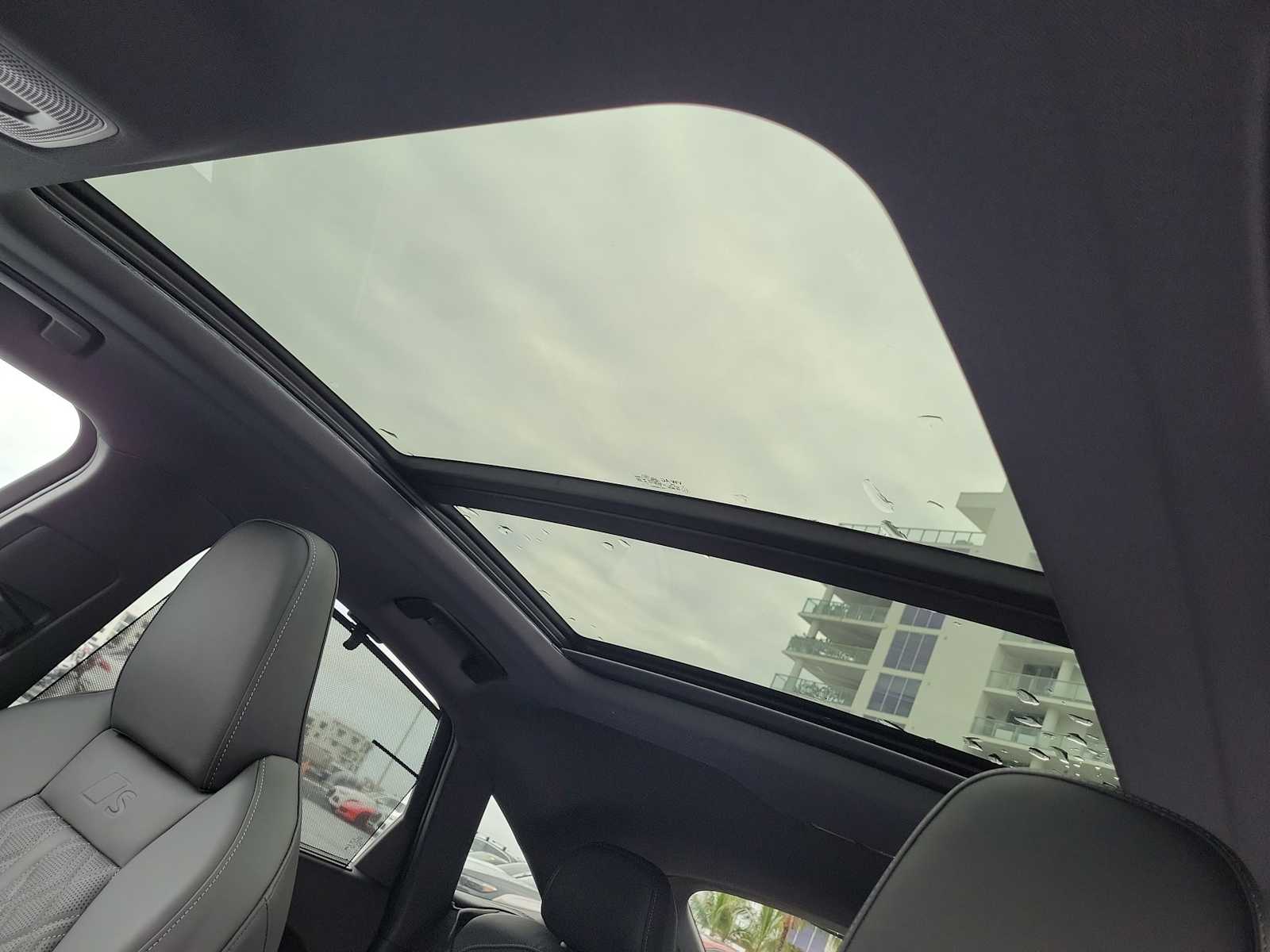 Thumbnail: 2026 Audi SQ5 - 18