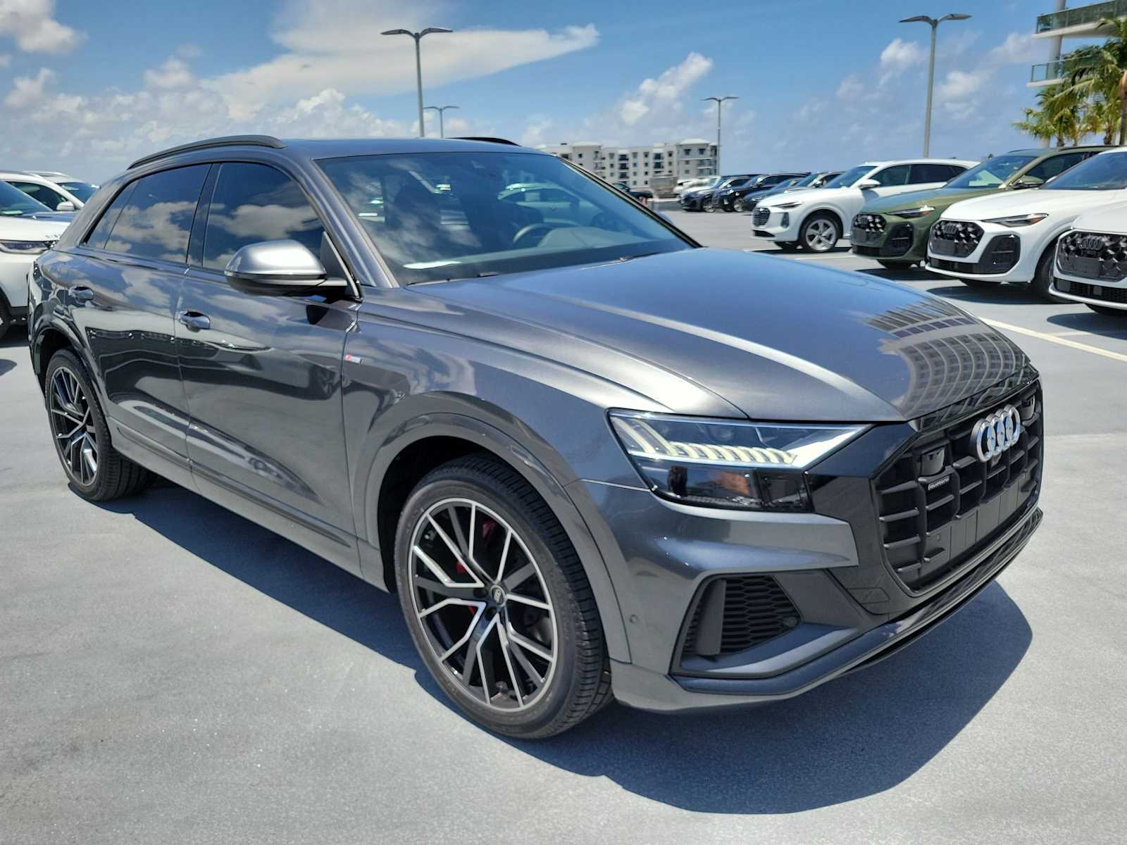 Thumbnail: 2023 Audi Q8 - 8