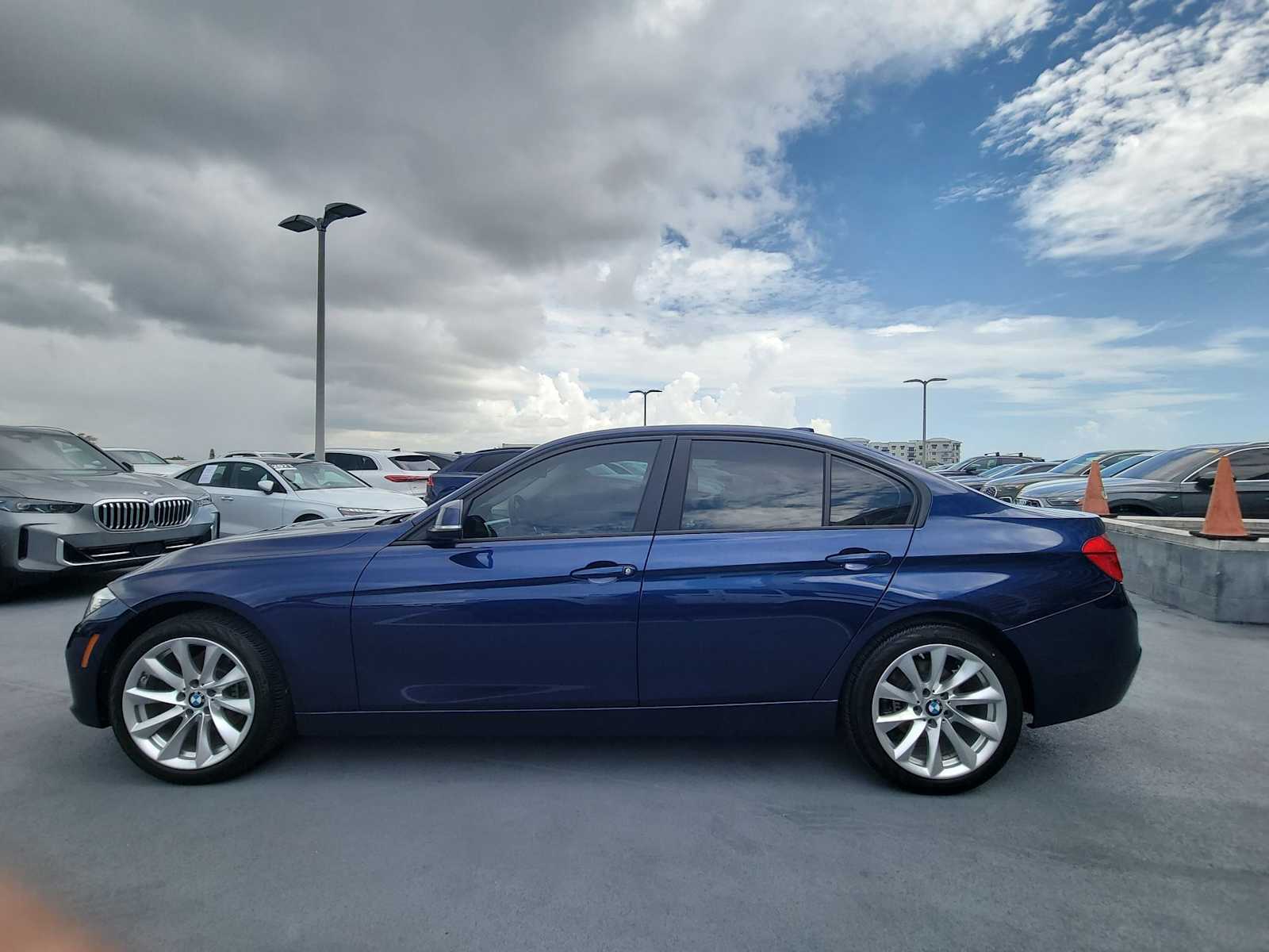 Thumbnail: 2018 BMW 3 Series - 2