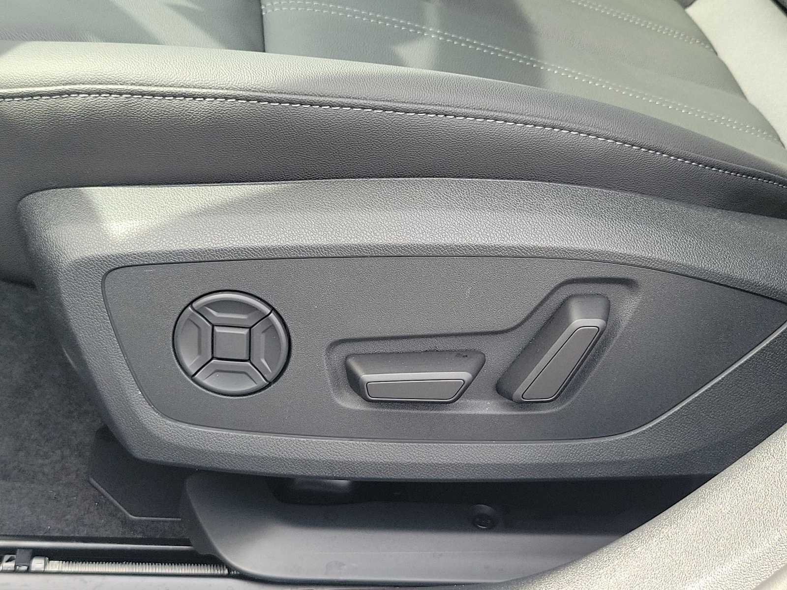 Thumbnail: 2025 Audi A5 - 16