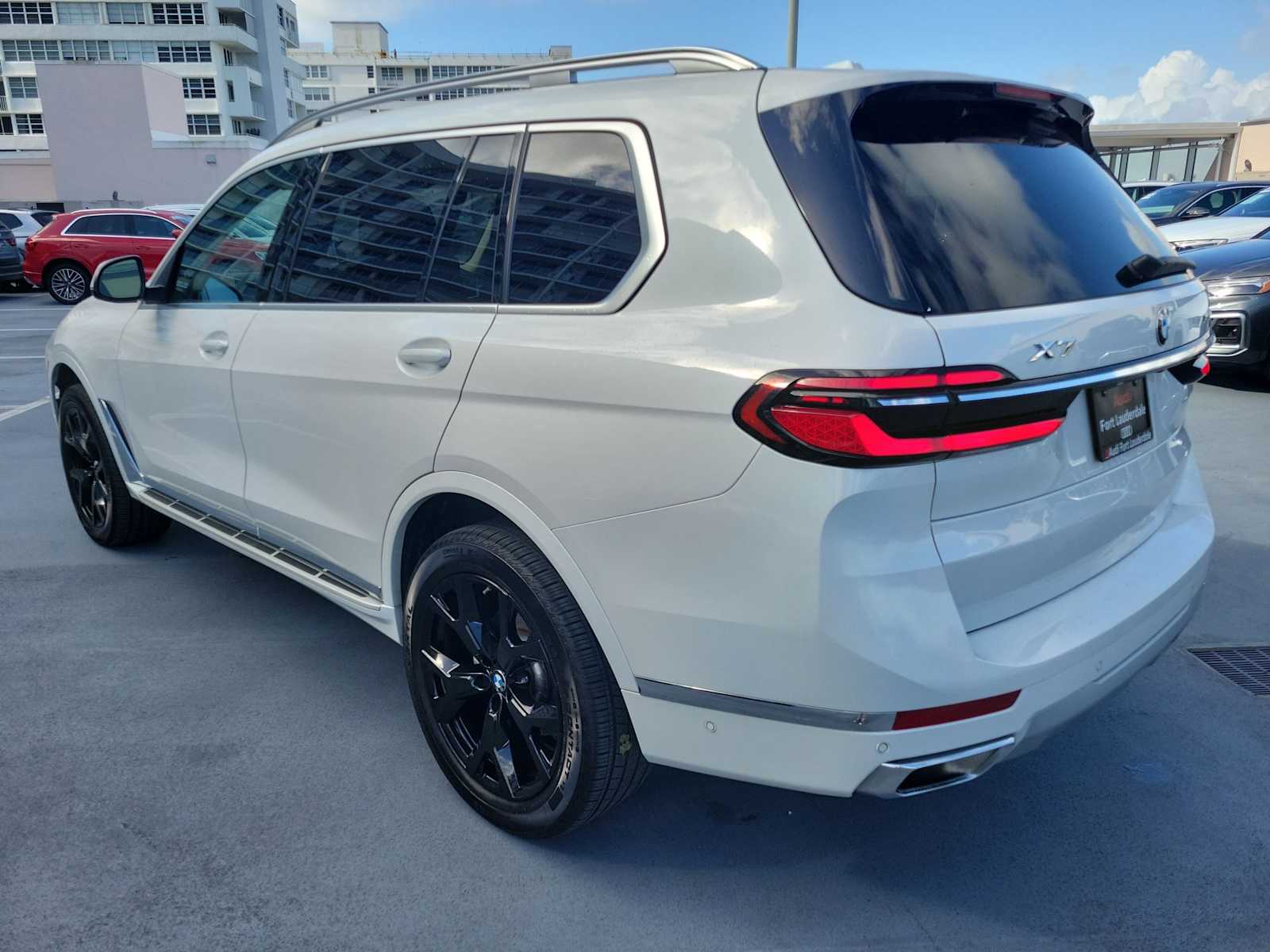 Thumbnail: 2025 BMW X7 - 4