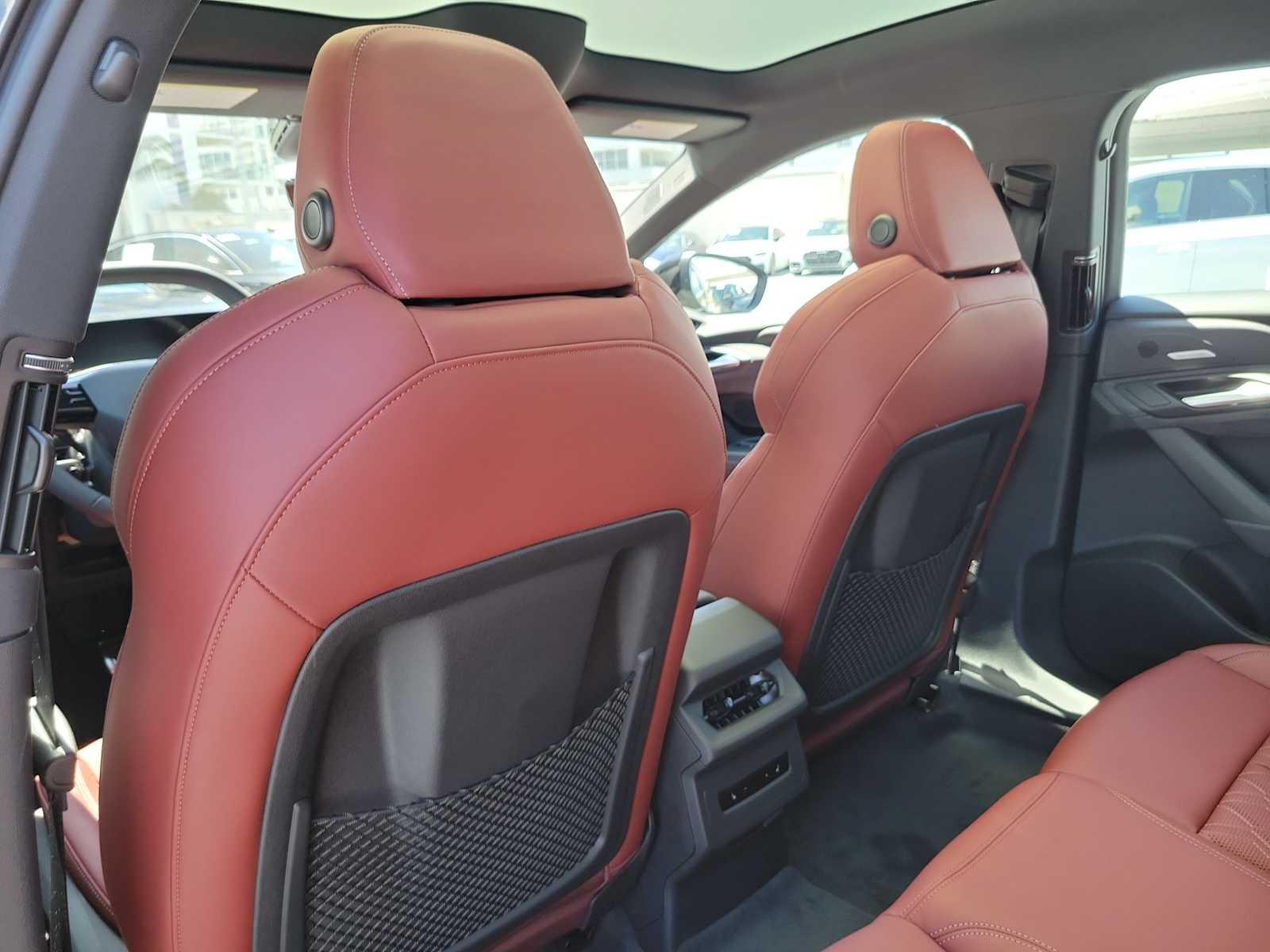 Thumbnail: 2025 Audi e-tron S - 17