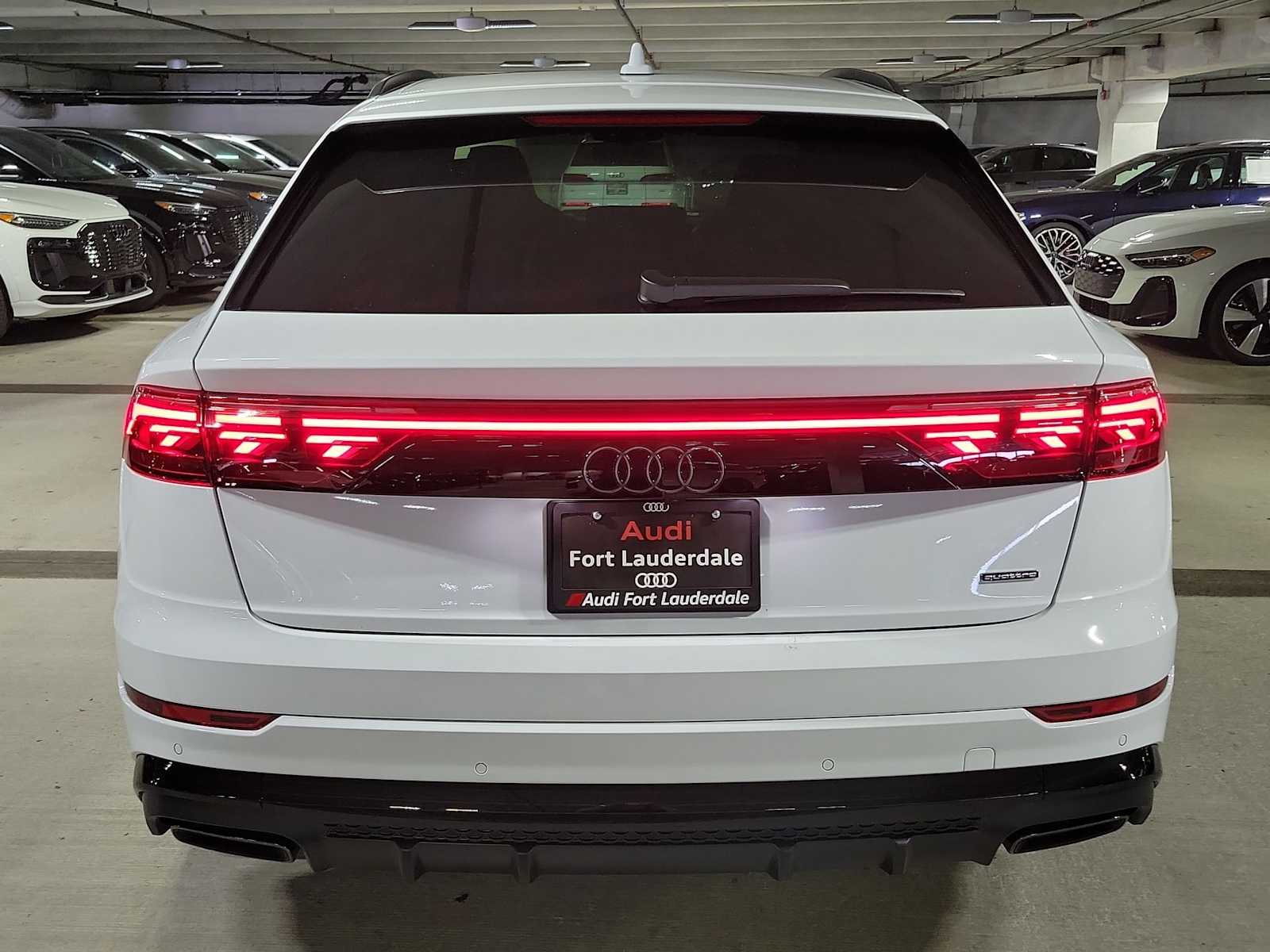 Thumbnail: 2026 Audi Q8 - 4