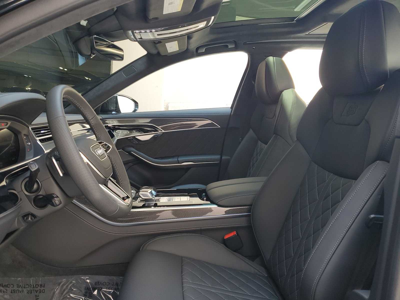 Thumbnail: 2025 Audi S8 - 12