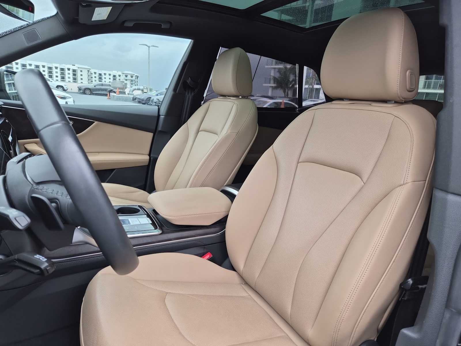 Thumbnail: 2023 Audi Q8 - 15