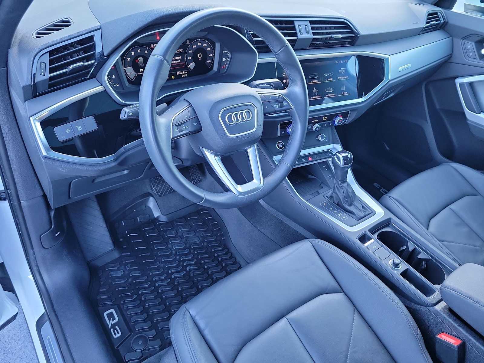 Thumbnail: 2023 Audi Q3 - 2