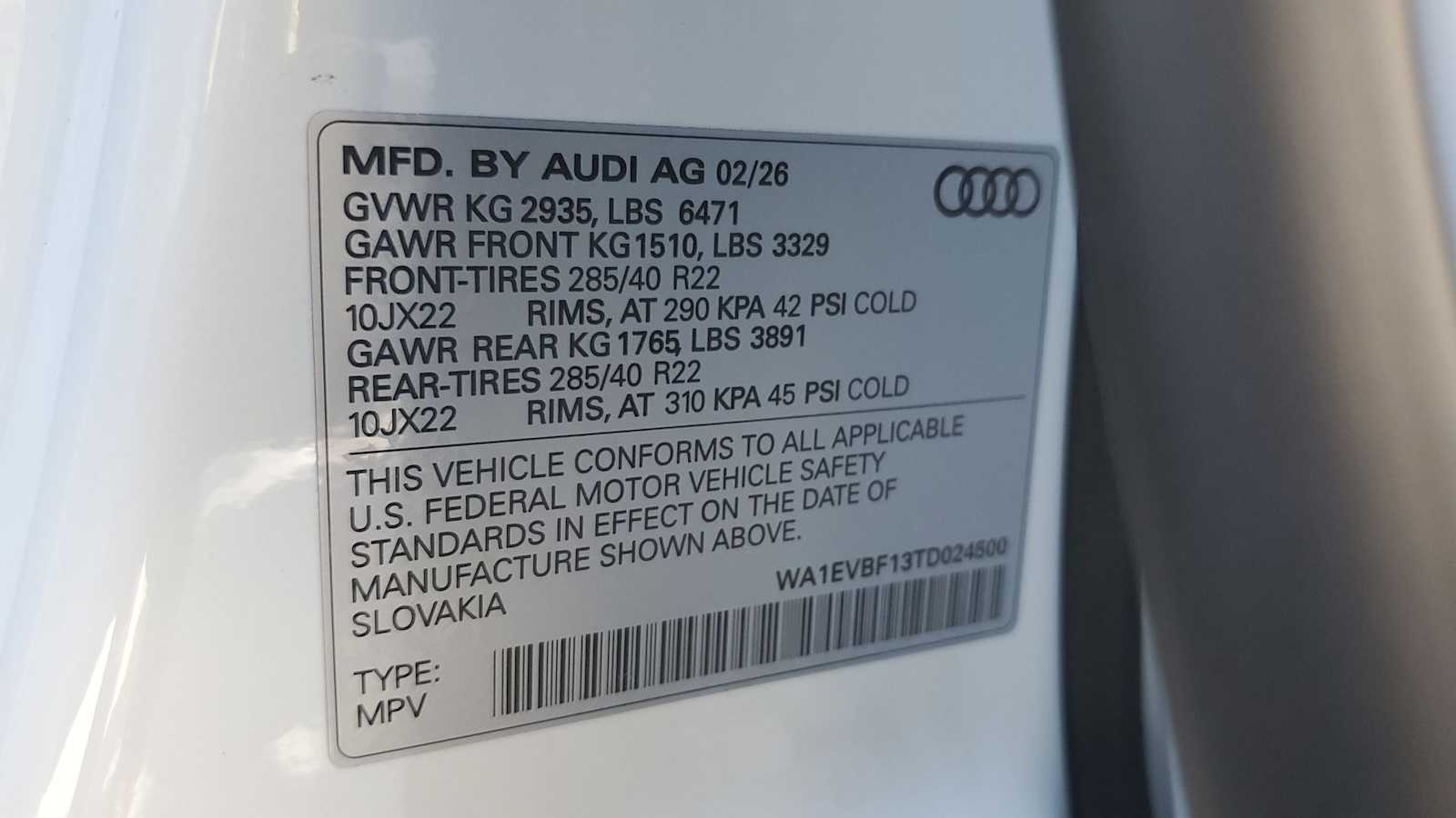 Thumbnail: 2026 Audi Q8 - 36
