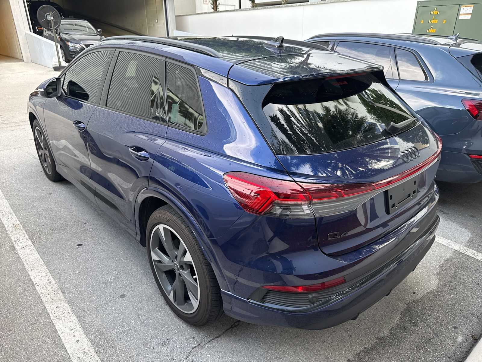 Thumbnail: 2024 Audi Q4 e-tron - 4