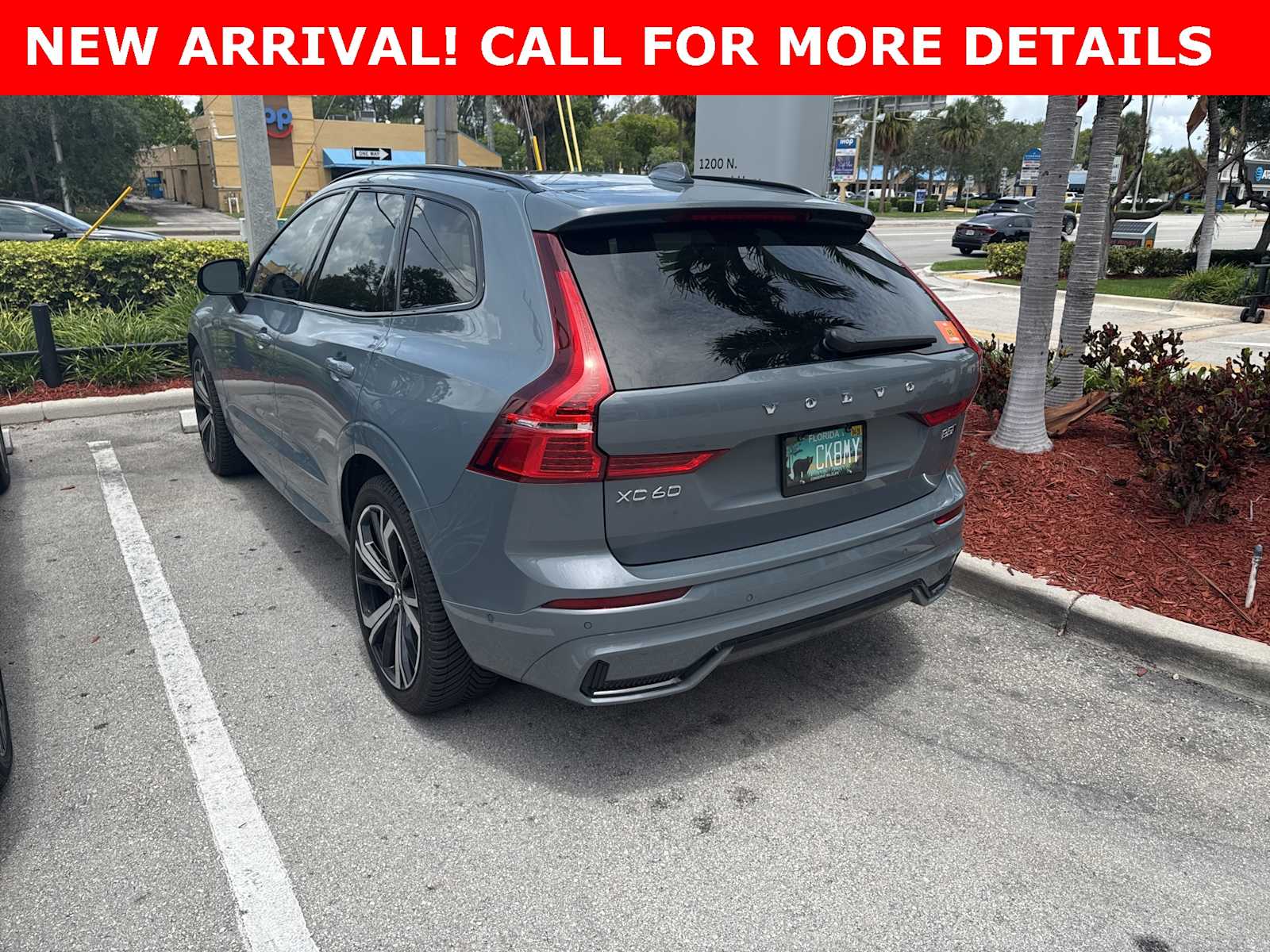 Thumbnail: 2022 Volvo XC60 - 4
