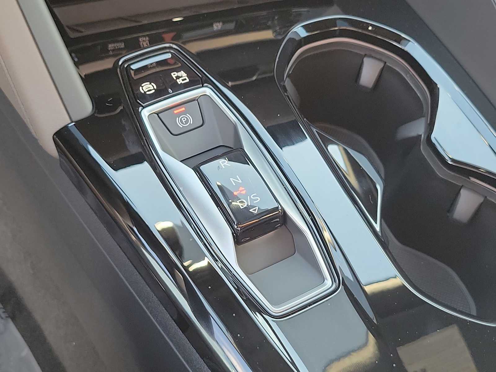 Thumbnail: 2025 Audi Q5 - 25