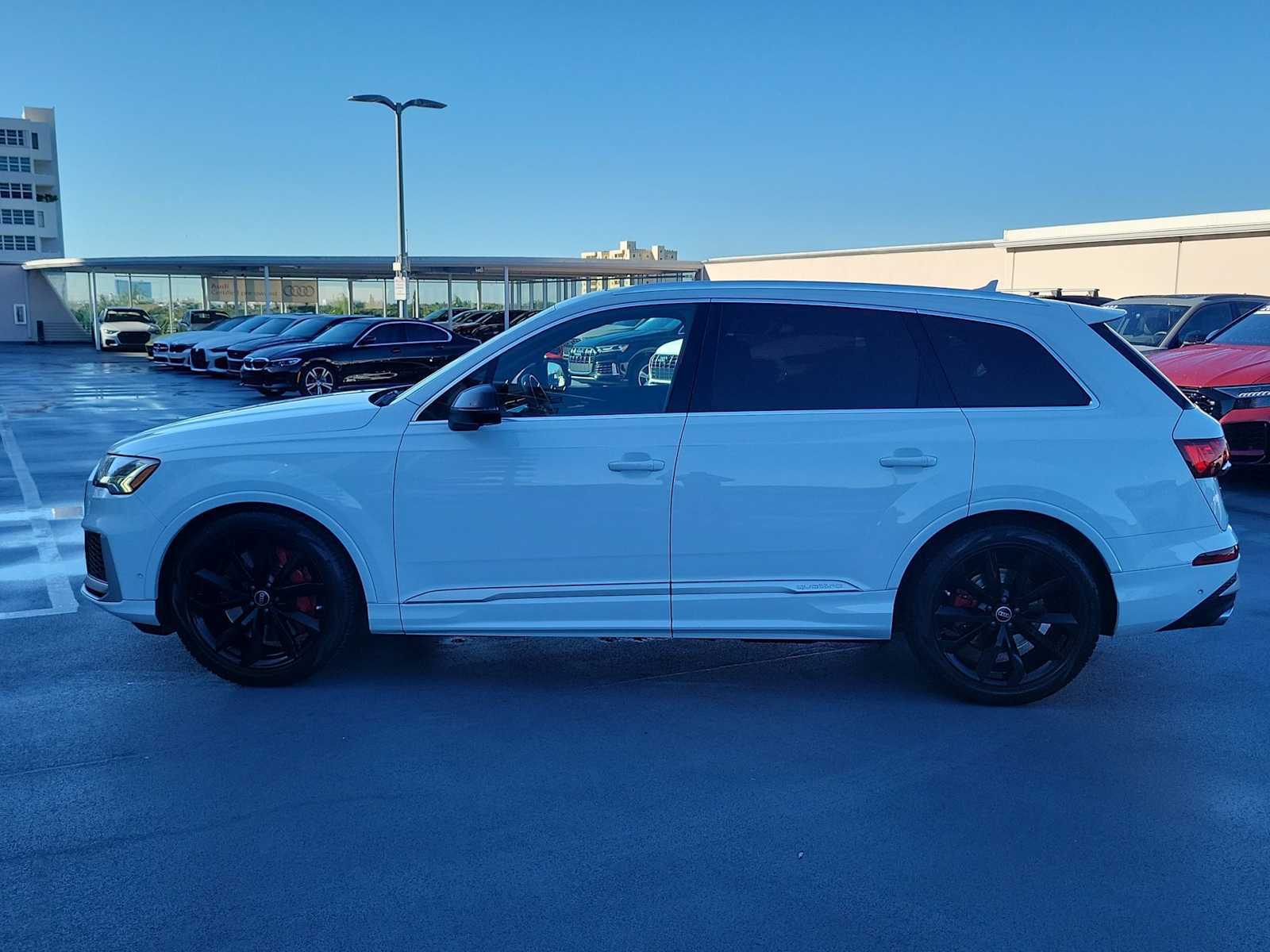 Thumbnail: 2023 Audi SQ7 - 3