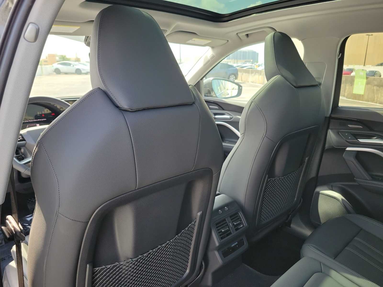 Thumbnail: 2025 Audi Q5 - 17