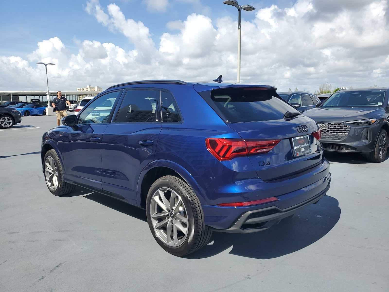 Thumbnail: 2025 Audi Q3 - 4