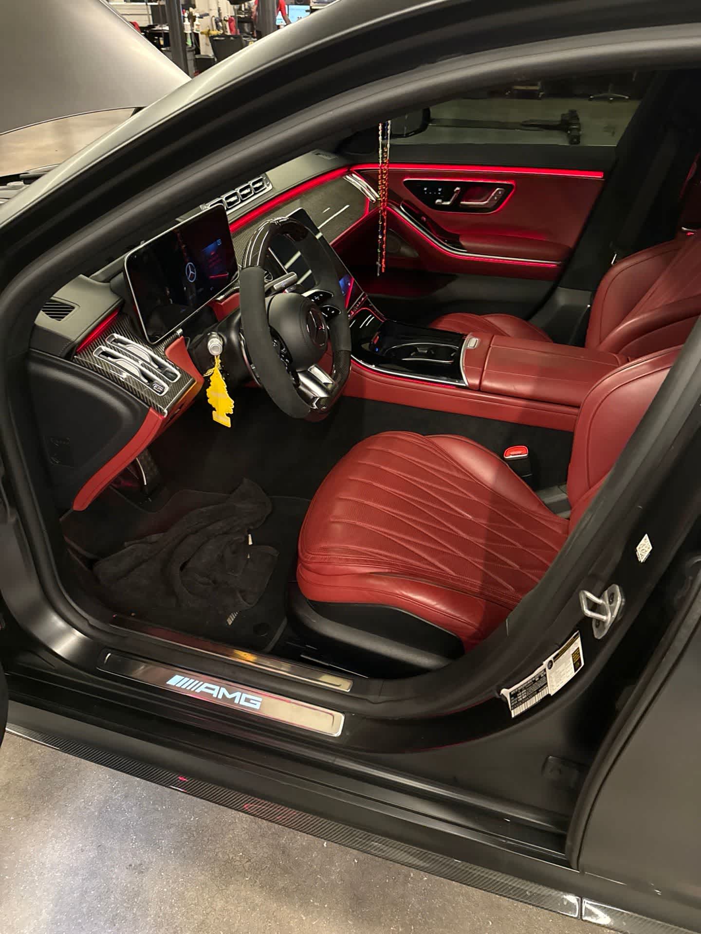 Thumbnail: 2024 Mercedes-Benz S-Class - 2