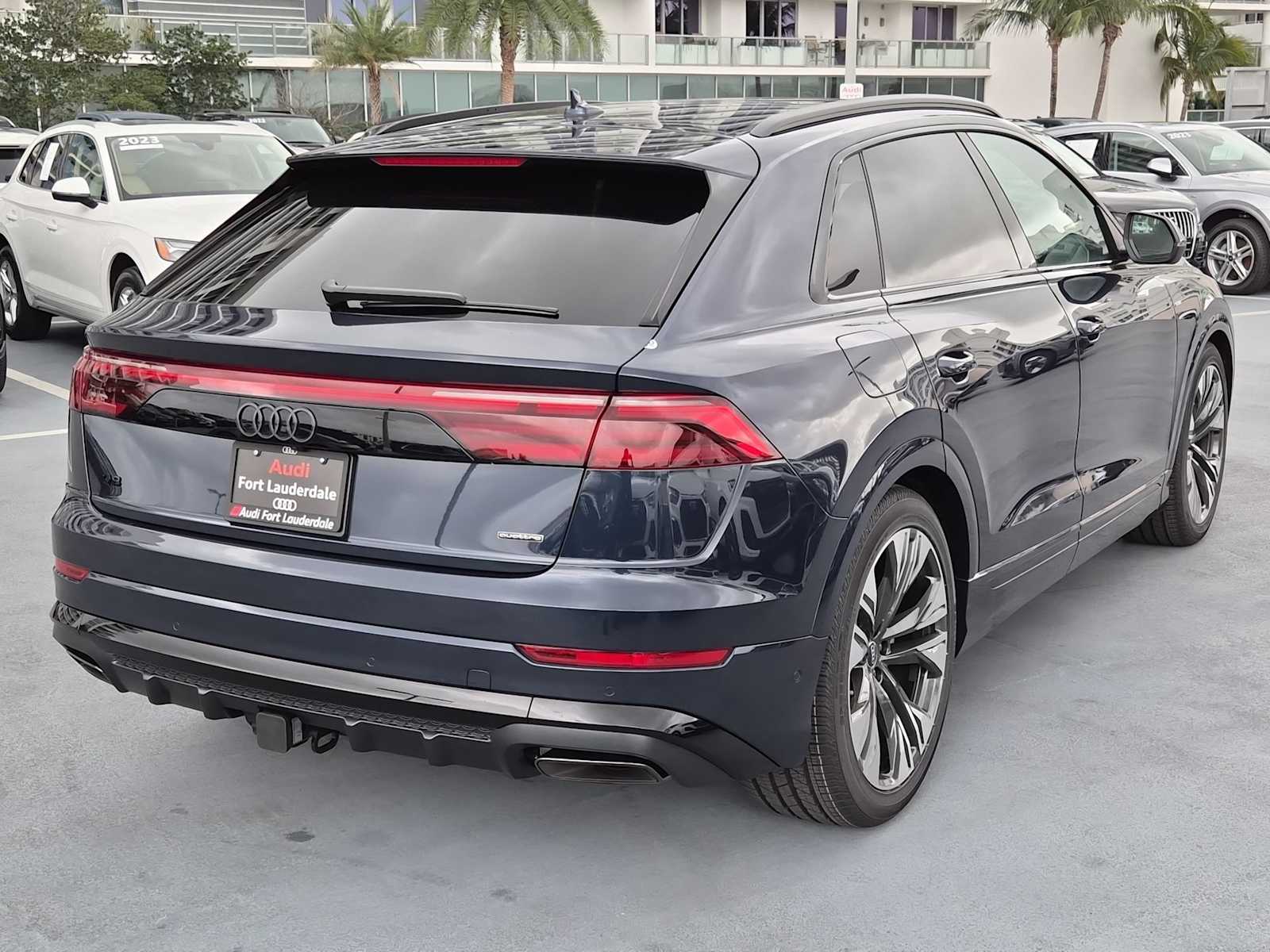 Thumbnail: 2026 Audi Q8 - 6