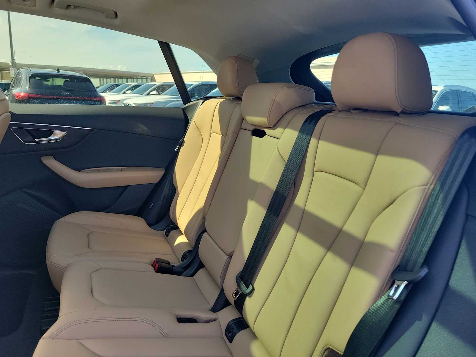 Thumbnail: 2025 Audi Q8 - 19