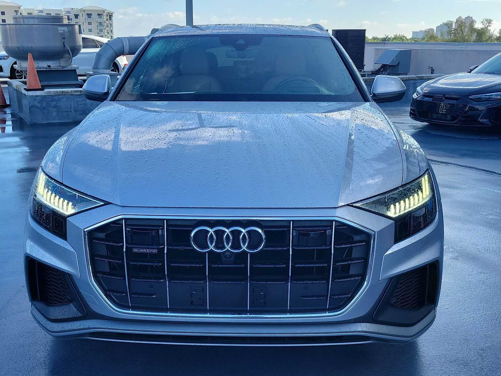 Thumbnail: 2022 Audi Q8 - 9