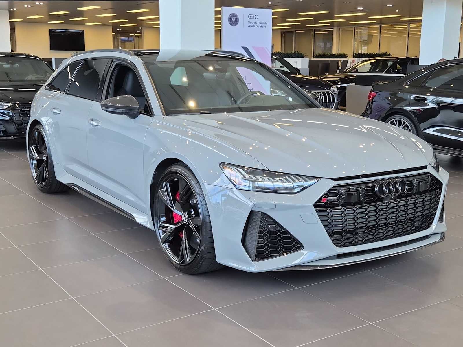 Thumbnail: 2021 Audi RS 6 - 8
