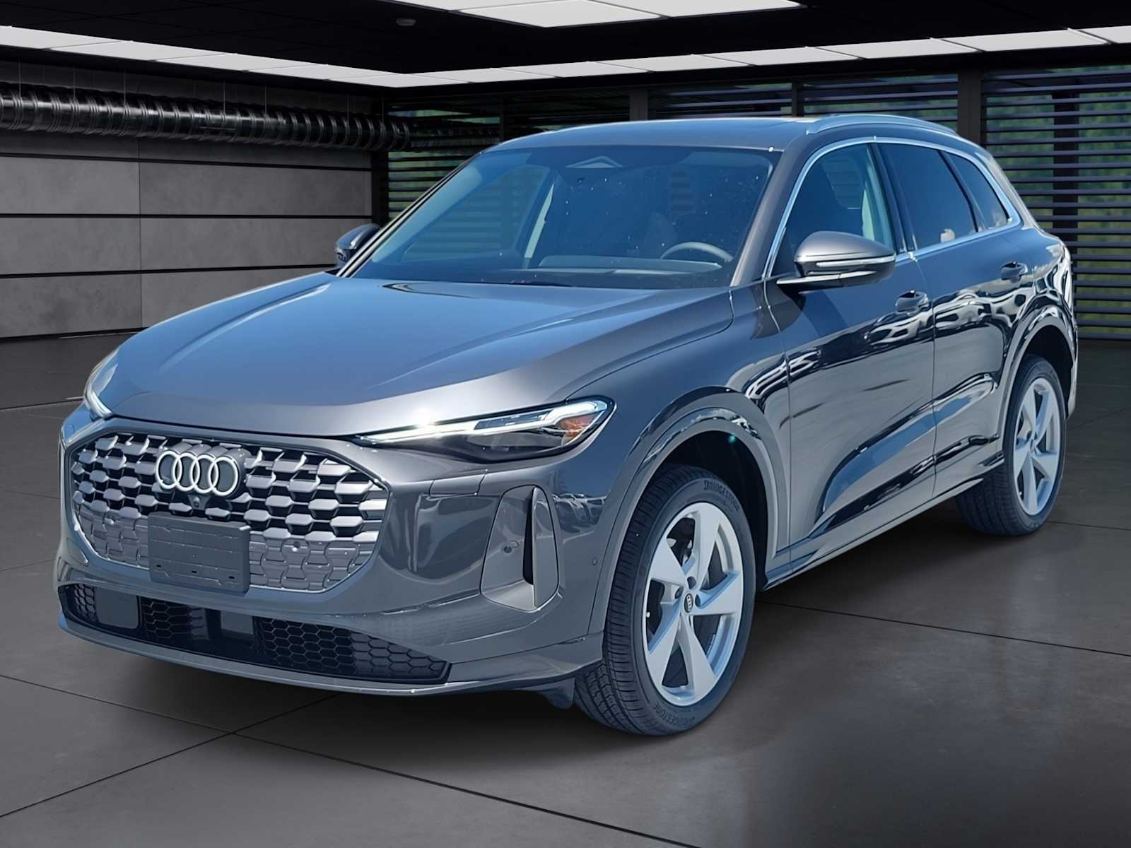 Thumbnail: 2025 Audi Q5 - 1