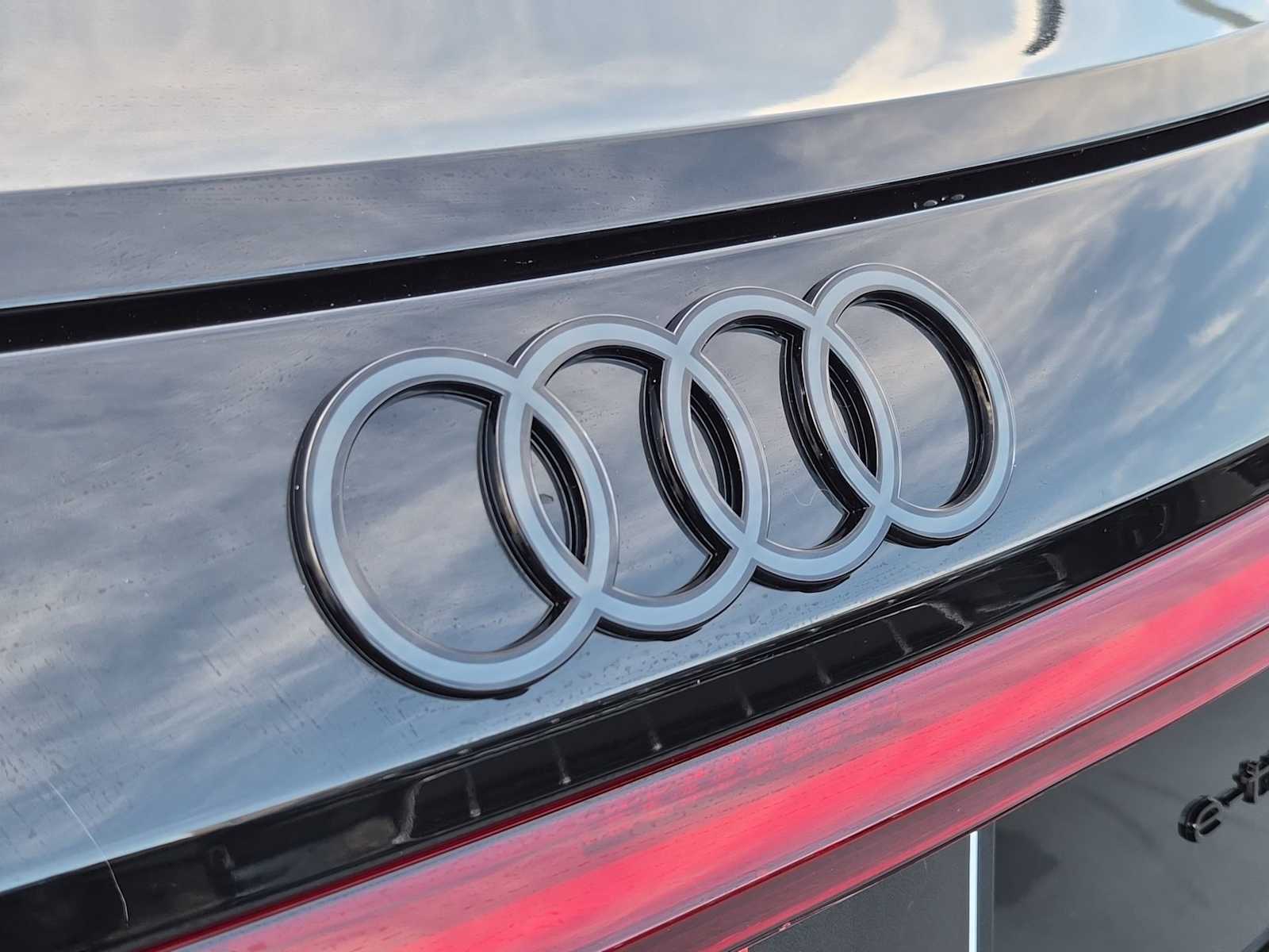 Thumbnail: 2026 Audi RS e-tron GT - 10