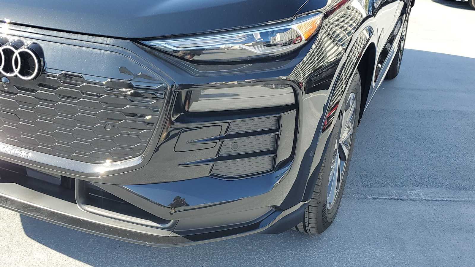 Thumbnail: 2027 Audi Q6 e-tron - 10