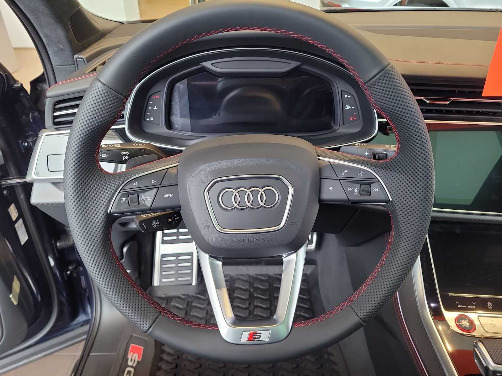 Thumbnail: 2026 Audi SQ7 - 15