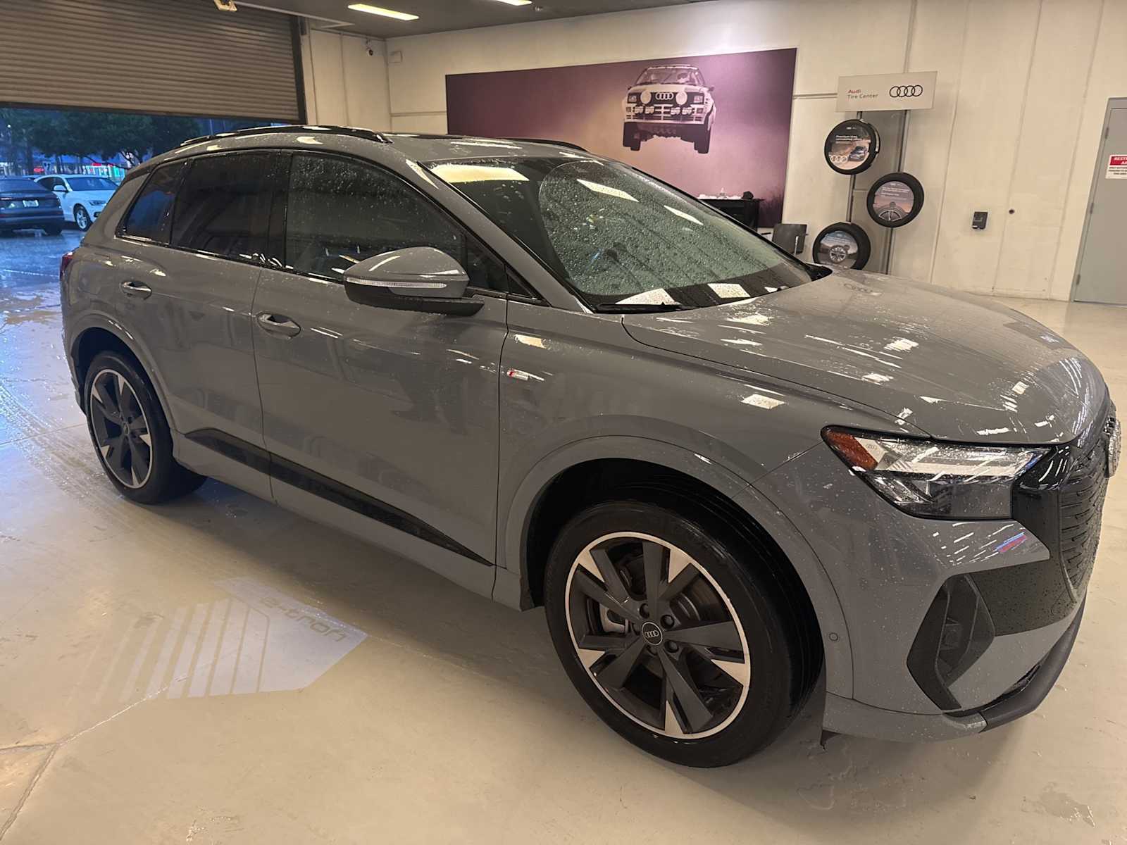 Thumbnail: 2023 Audi Q4 e-tron - 3