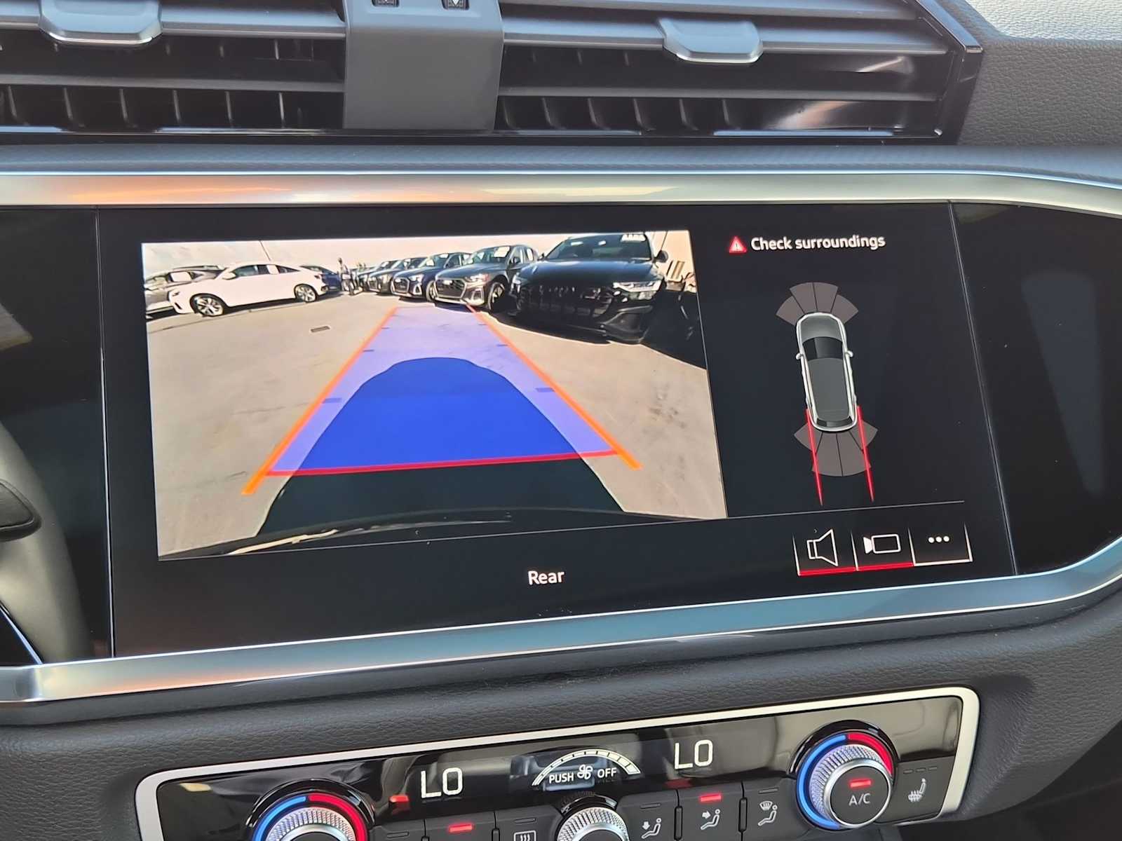 Thumbnail: 2025 Audi Q3 - 24