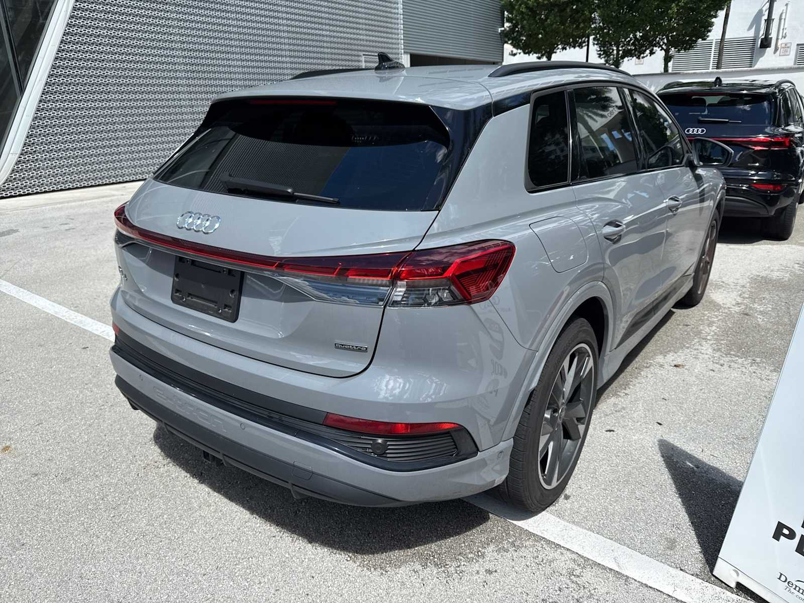 Thumbnail: 2024 Audi Q4 e-tron - 3