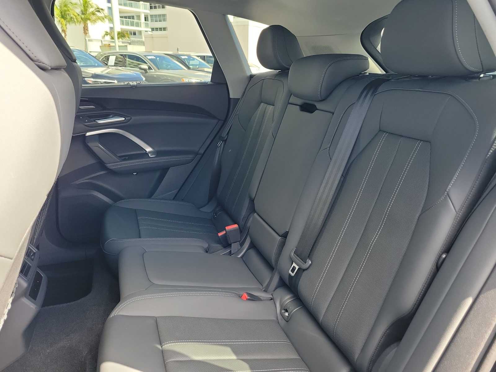 Thumbnail: 2025 Audi Q5 - 19