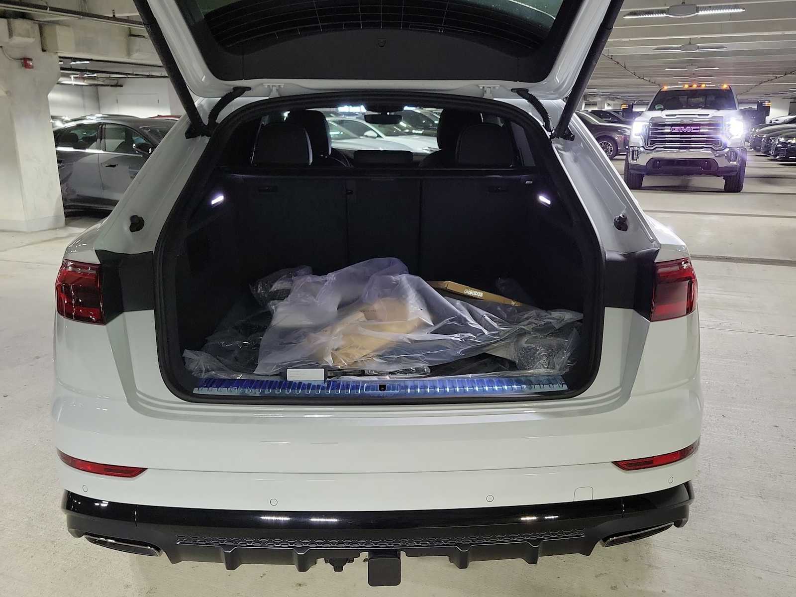 Thumbnail: 2026 Audi Q8 - 29