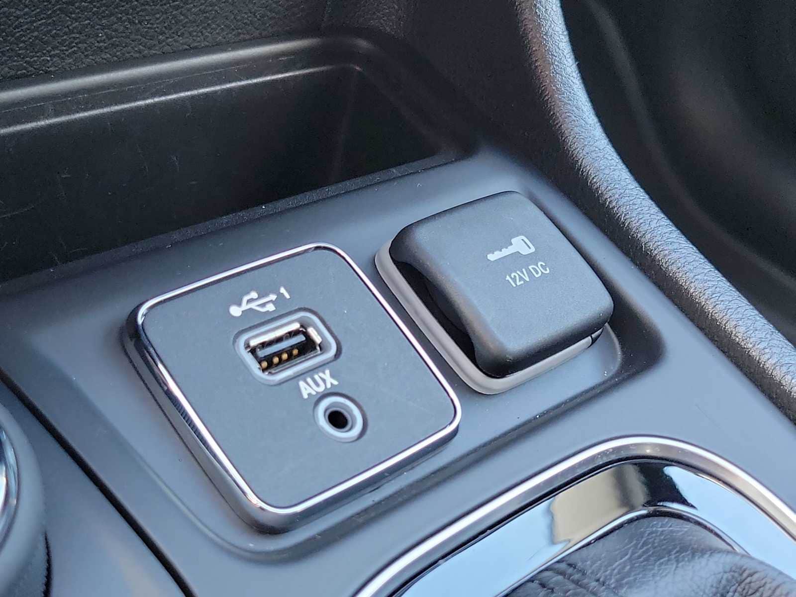 Thumbnail: 2020 Jeep Cherokee - 28