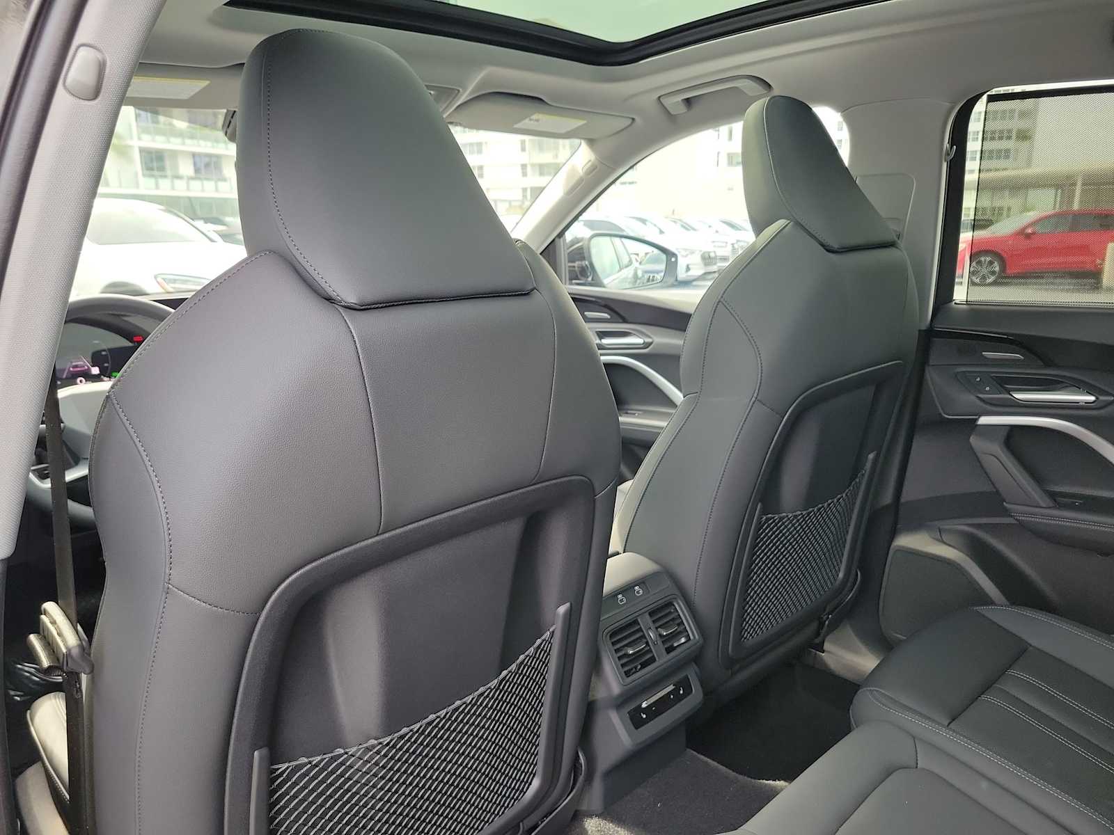 Thumbnail: 2025 Audi Q5 - 17