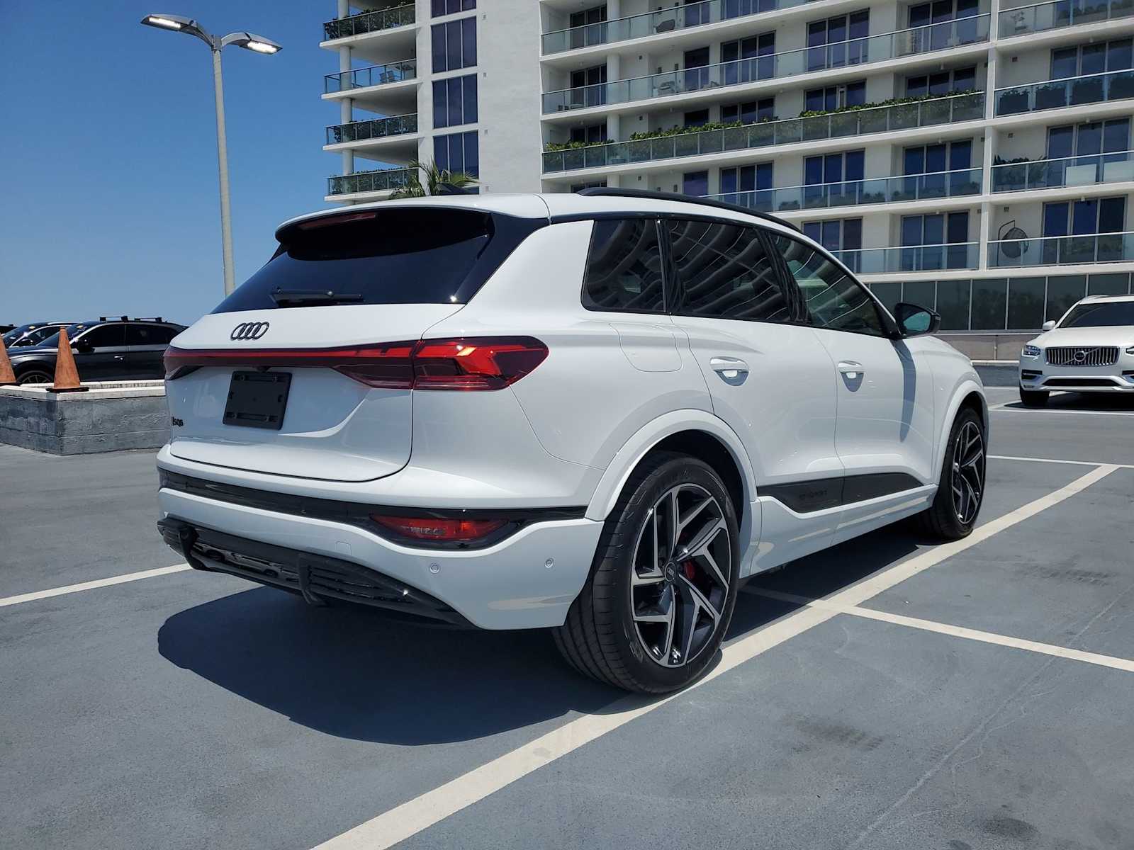 2025 Audi SQ6 e-tron Premium Plus 6