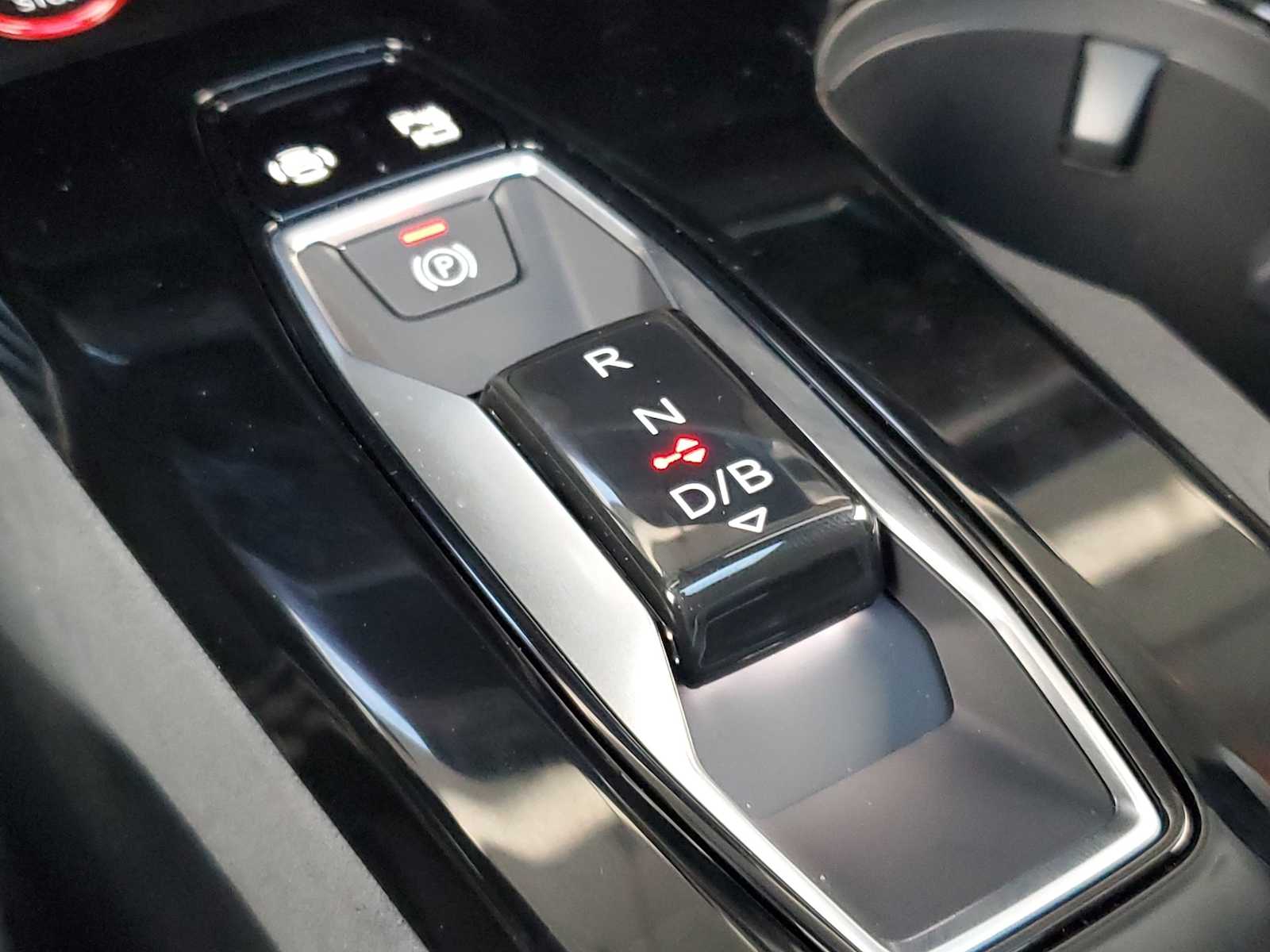 Thumbnail: 2025 Audi SQ6 e-tron - 22