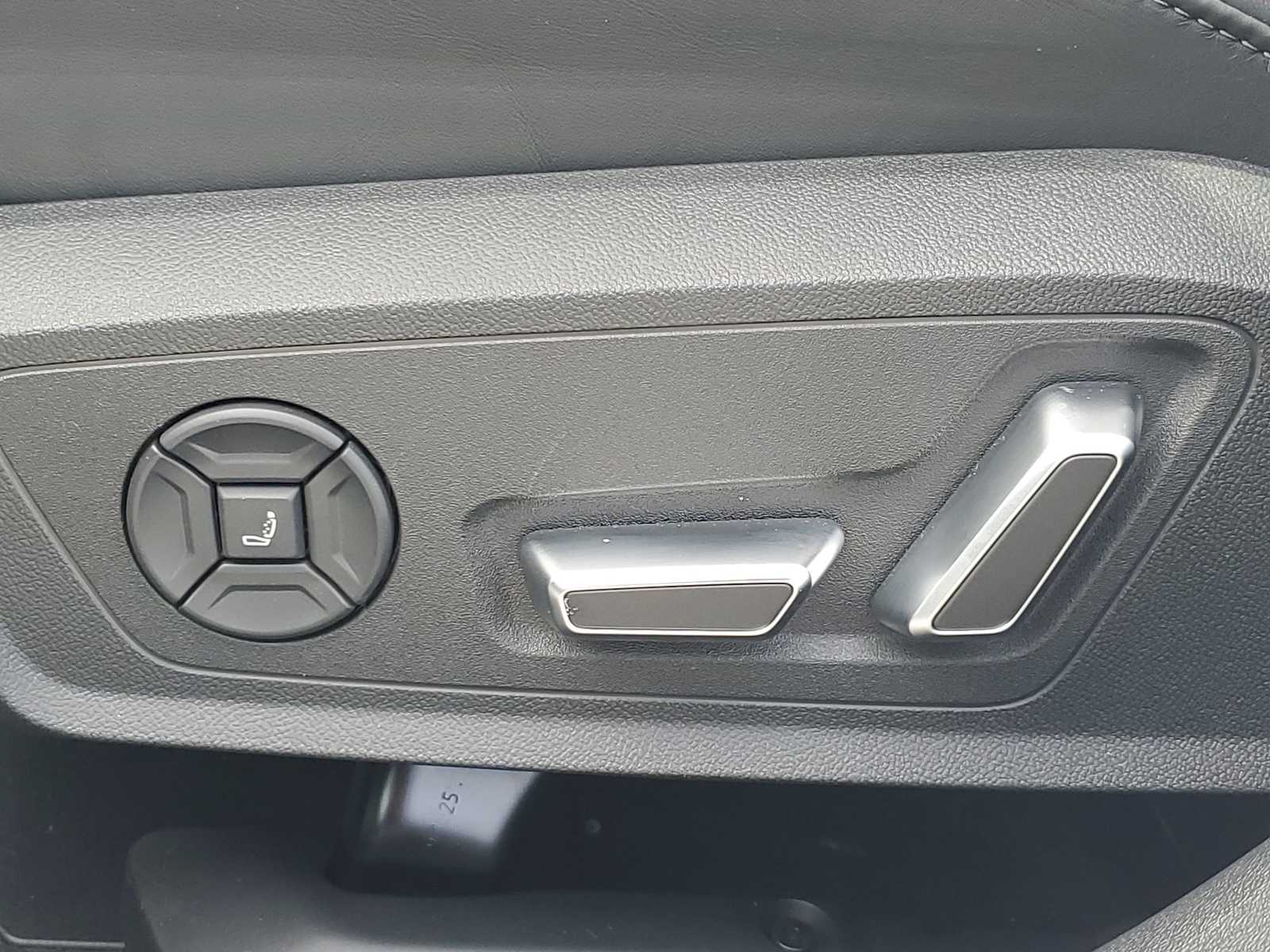 Thumbnail: 2025 Audi S5 - 16